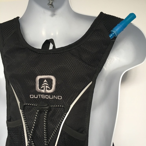 OUTBOUND Hydration Backpack Black w Bladder 1.5 L - Picture 2 of 7